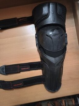 Motokrosové kolenní chrániče