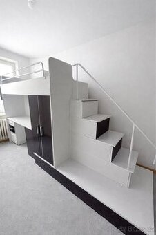 Patrová postel se skříní a psacím stolem