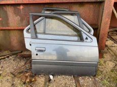 Dveře na Peugeot 405