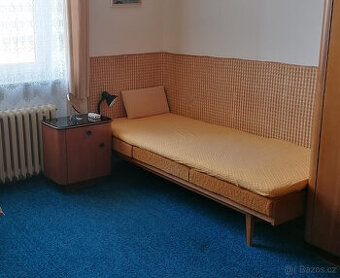 prodám NOČNÍ STOLKY