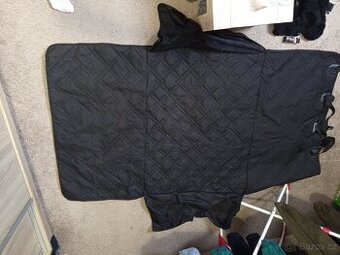 Cestovní deka pro psa do auta