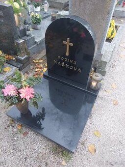 Hrobové místo pro urny v HK