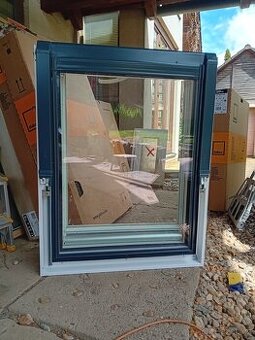 Plastové střešní okno 78x98