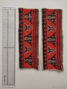 Krojové výšivky na rukávce VLČNOV