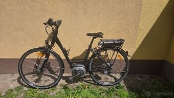 Elektrokolo Campus 28" Bosch Active 400Wh 20" Lady černá