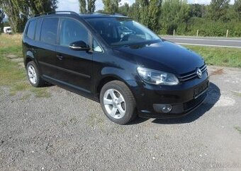 Volkswagen Touran 1,6 TDI 77 kW Historie 7 Míst nafta