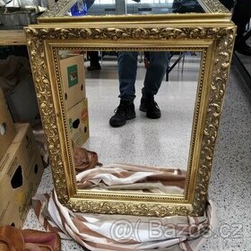 zrcadla ve drevenych zlacenych ramech - 1