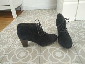 Nové černé semišové kotníkové boty dámské Tamaris 39