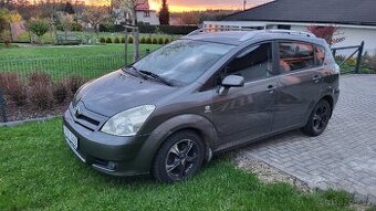 Toyota Corolla Verso 2.0 D4D 85 kW r.v. 2004 nová STK. - 1