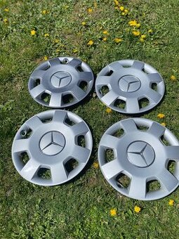 Poklice kryty kol Mercedes 16” - Zamluveno