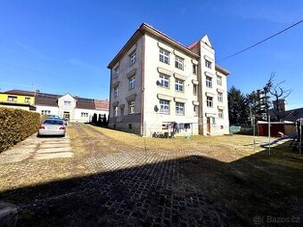 Atypický byt 3+1 (82 m2) se zahradou a kolnou - Tachov, ul.