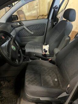 Škoda octavia 1 INTERIÉRové díly - LEVNĚ