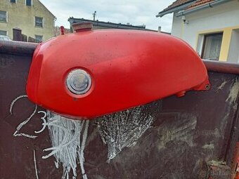 Nádrž čz 250/513 380/514 motokros nepomuchlaná nevyrezlá