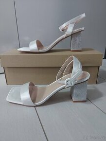 Nove bile svatebni sandalky Raid - 1