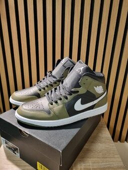 Air Jordan 1 Mid