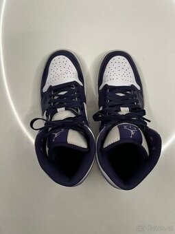 Air Jordan 1 Mid Blueberry