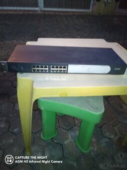 Switch Rackový 3Com - 1