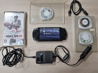 Psp 3004 s kartou 4g nejlepší model ,nabíječka 4hry