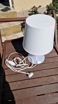 Stolní lampa bílá
