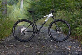 SUPERIOR XP 6.2 / Matte black/ White, 2025 velikostí XL