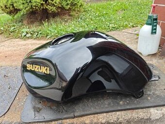 Suzuki Bandit GSF 1200 1996 - 2000 - nádrž