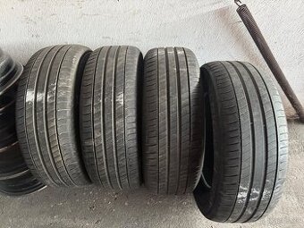 215/60R16
