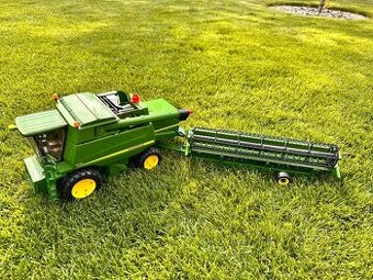 Bruder 2132 Kombajn John Deere T670i