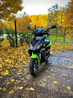 Skútr Piaggio NRG bez řidičáku 25 km/h