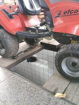 OPRAVY SEKAČEK SKUTEČ