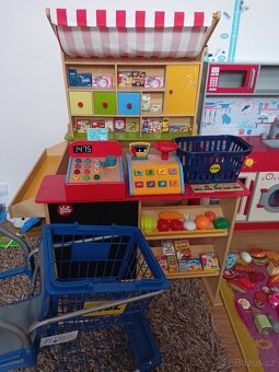 Dřevěný obchod pro děti včetně příslušenství