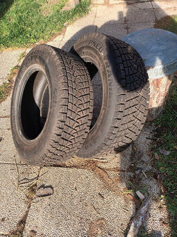 Prodám 2 ks pneumatik