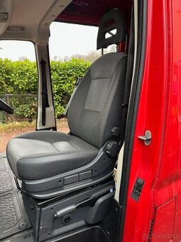 Fiat Ducato – kompletní přední sedadla jako nová (r.v. 2018)