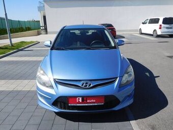 Hyundai i30 1.4i 16V Confort, 80 kW, Klima, ČR