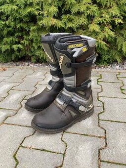 Motoboty zn. Diadora