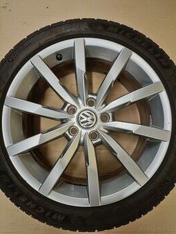 VW R-line kola Monterey 235/45/18 zimní