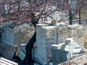 Cihly z bouracích prací - Únanov u Znojma SLEVA