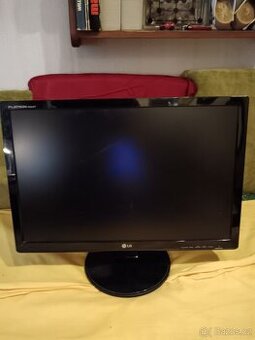 Náchod, monitor LG Flatron W2242T-PF, Zhasíná obraz