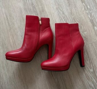 Boty na podpatku vel.37