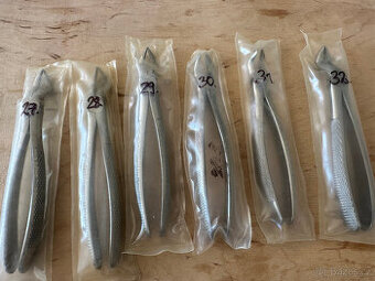 NEPOUŽITÉ zubařské extrakční kleště CHIRANA 2