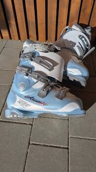 Lyžáky Atomic vel 40 s obalem.