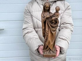 Dřevěná socha Panna Marie s Ježíškem jemná řezba