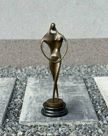 Moderní soška bronzová socha Líbající se pár - modern art - 1