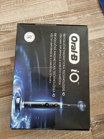 Elektricky zubni kartacek OralB iO