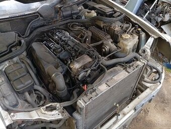 Mercedes 270cdi - kompletní motor