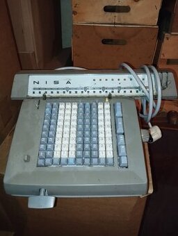 Prodám starou elektrickou počítačku Nisa PK5