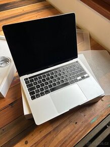 MacBook Pro 13, i5, RAM 32, 512Gb, stav nového