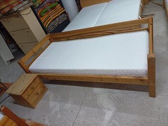 Prodám hezkou postel z masivu 90 x 200 cm