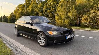 BMW E90 330 xd - 1