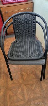 Stůl a křesla
