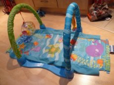 Hrací deka Fisher price s hrazdičkou